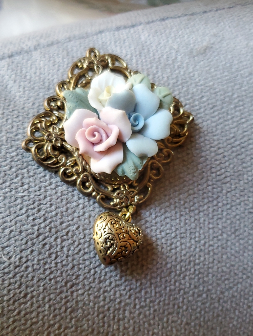 Gold Filigree Floral Rose Pendant Necklace - Pink, Blue, White
